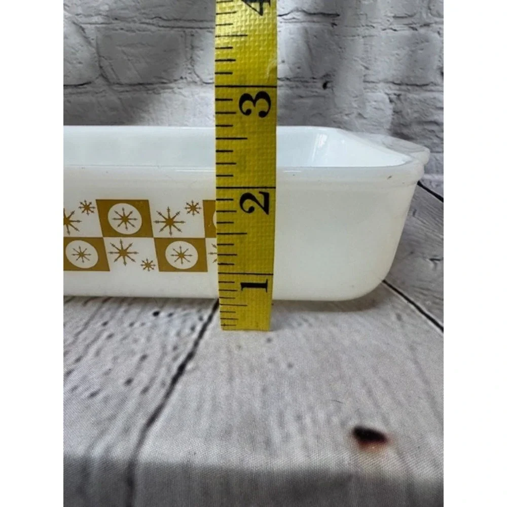 Fire King ANCHOR HOCKING Casserole Dish Atomic Star‎ Glow 7 X 12 Inch White Milk